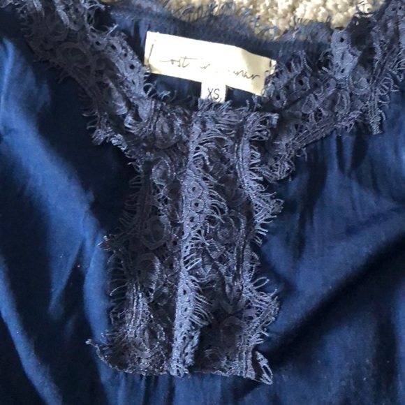 Lost in Lunar blue tank - Picture 3 of 3